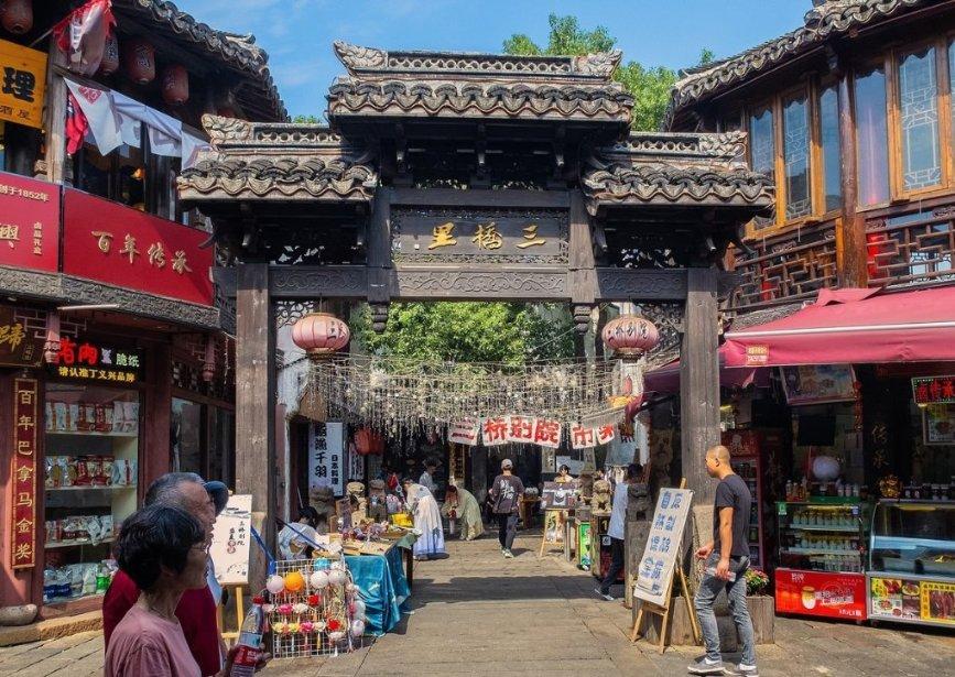 西安沣东新城有村民生活保障费遭拖欠,市政府:待资金到位及时发放